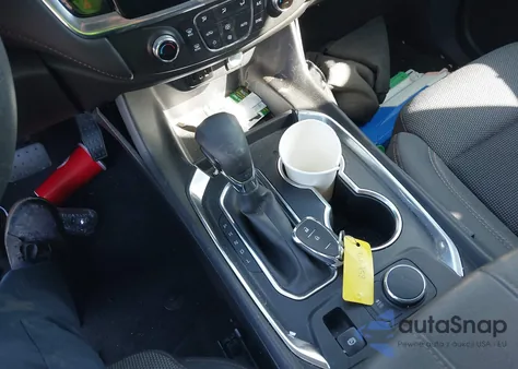 2021 Chevrolet Traverse Fwd Ls из США, поврежденный, VIN 1GNERFKW6MJ109862